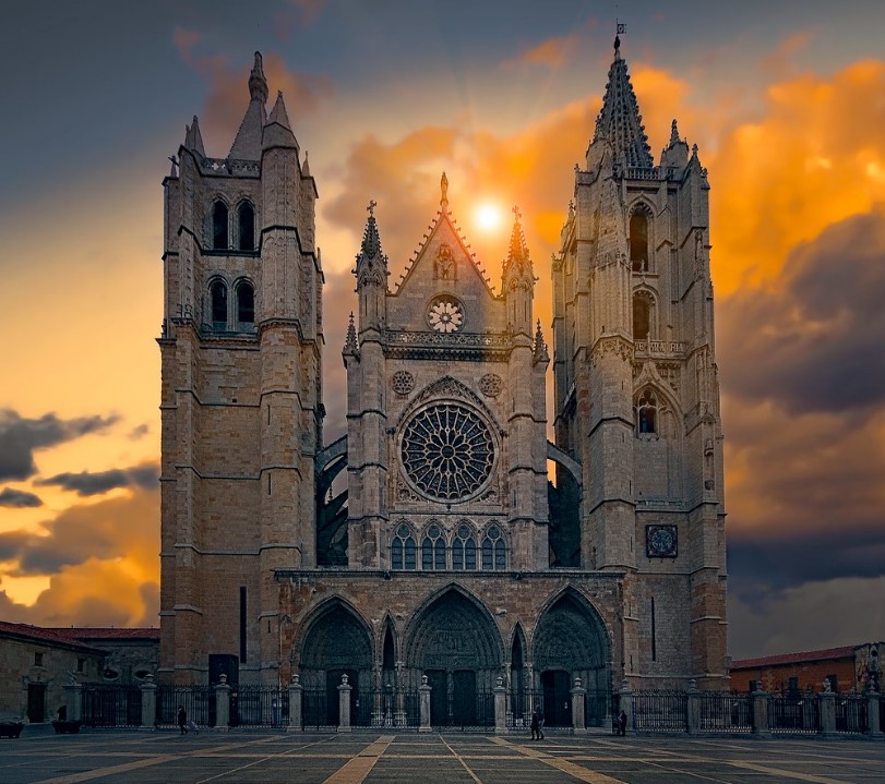 Catedral de leon al atardecer
