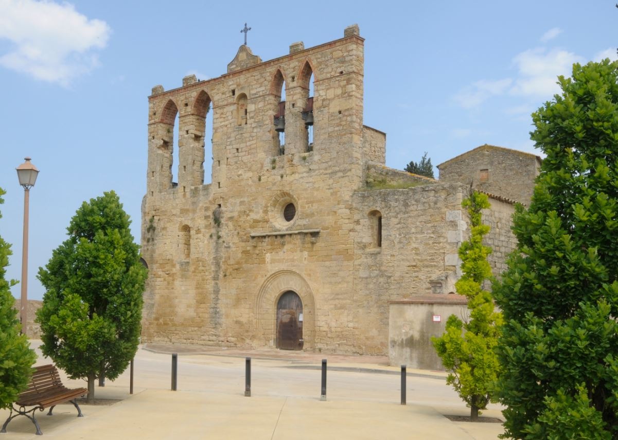 Qué ver en Peratallada Iglesia de Sant Esteve