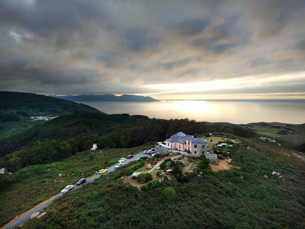 faros donde alojarte en España