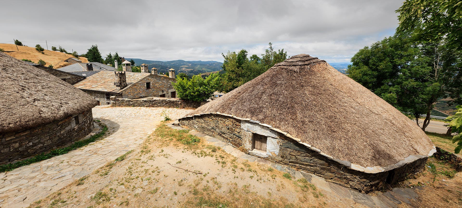 pueblos de Galicia en verano