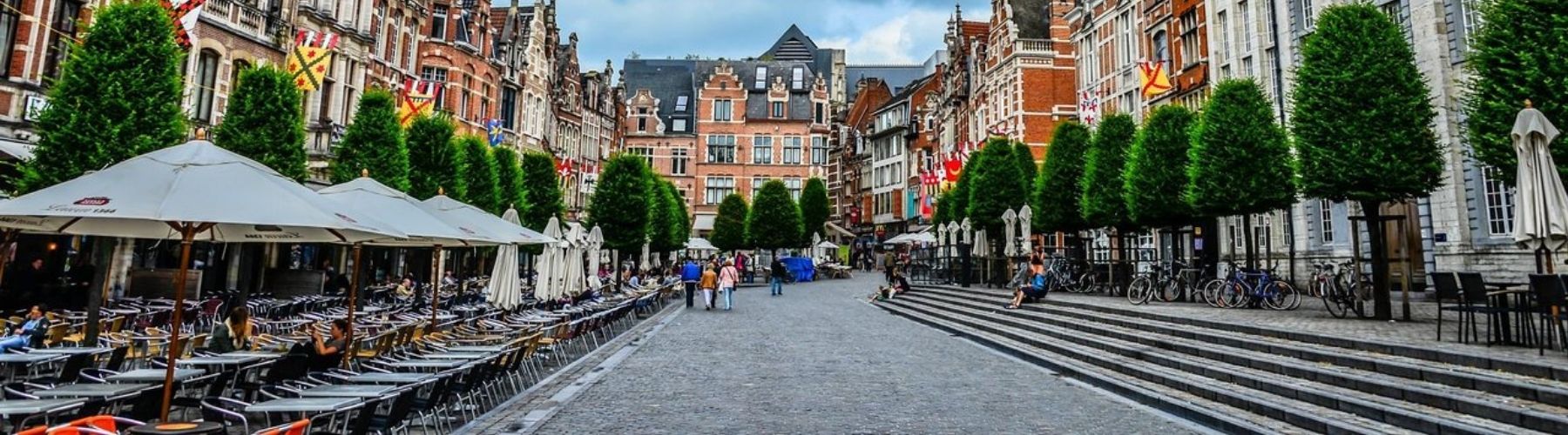 Qué ver en Lovaina en un día: del ayuntamiento gótico más impresionante del mundo a sus plazas con más ambiente