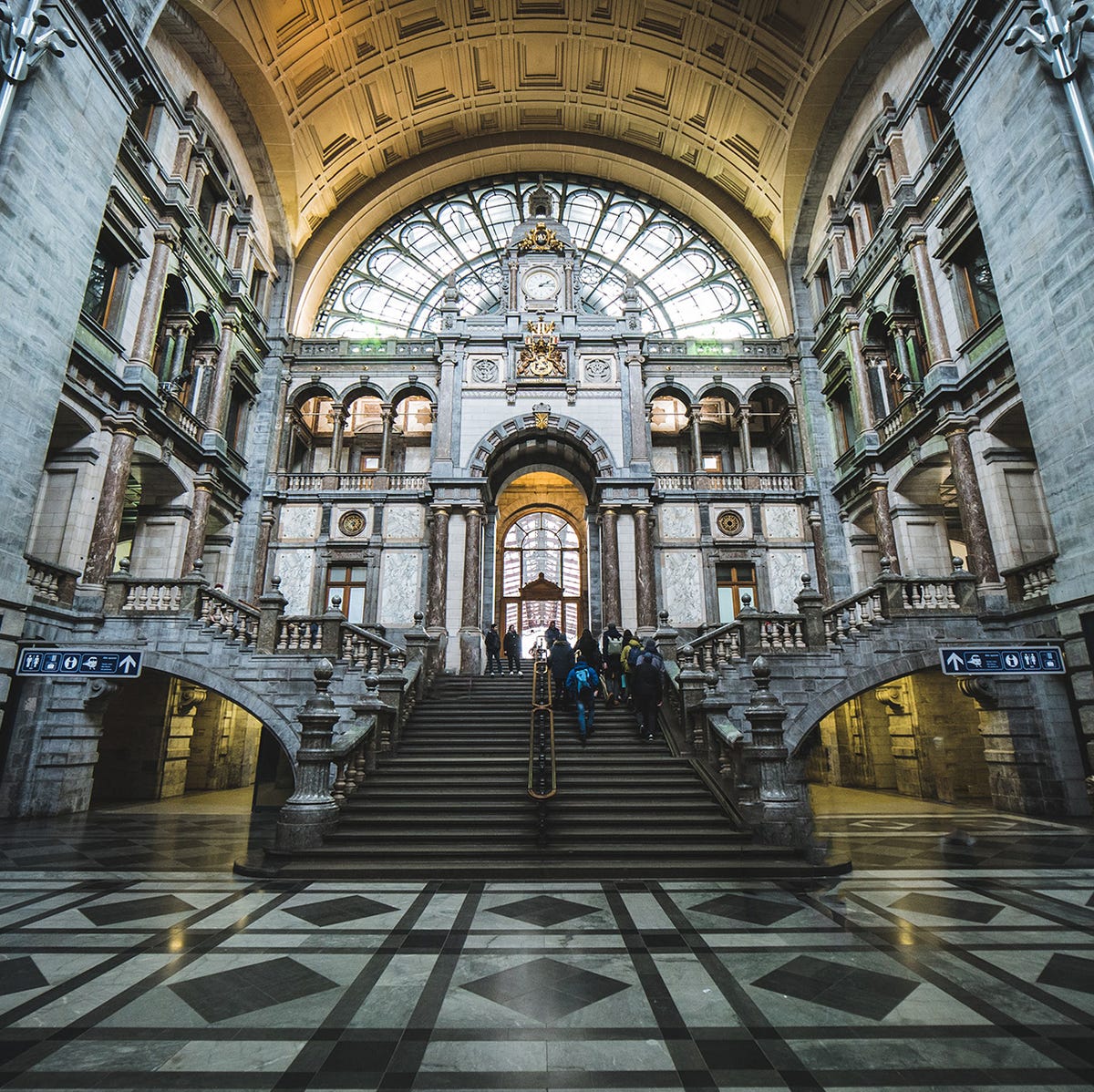 estacion de tren amberes